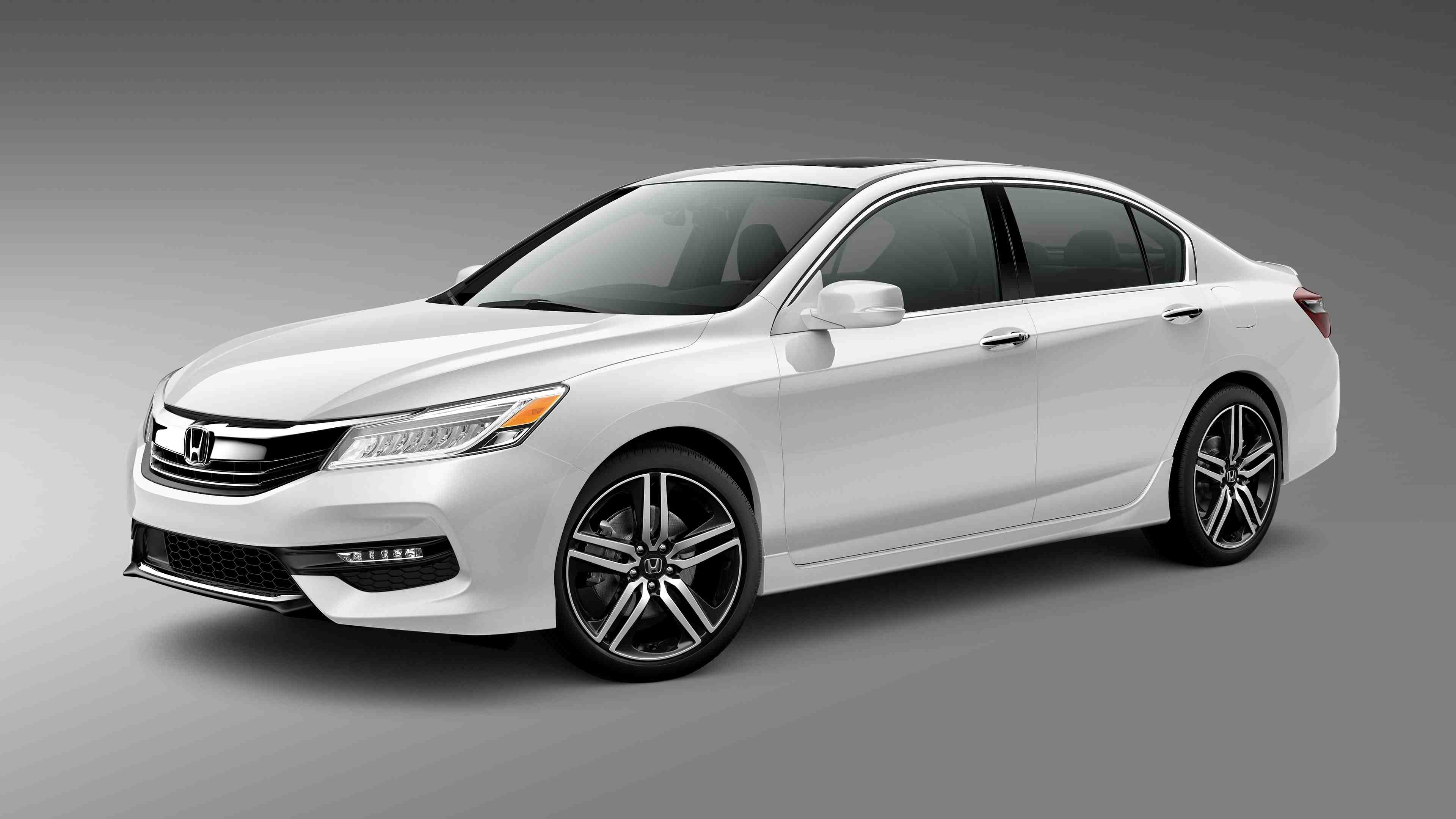 What's the difference between the 2016 and 2017 Accord ...